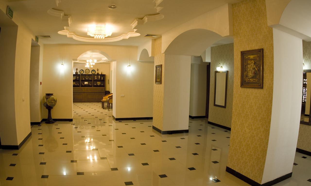 Hotel Registon Samarkand Buitenkant foto